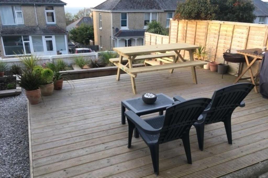 Sea Views With Large Deck One Bedroom Very Close To Beach And Town Newquay  Ngoại thất bức ảnh